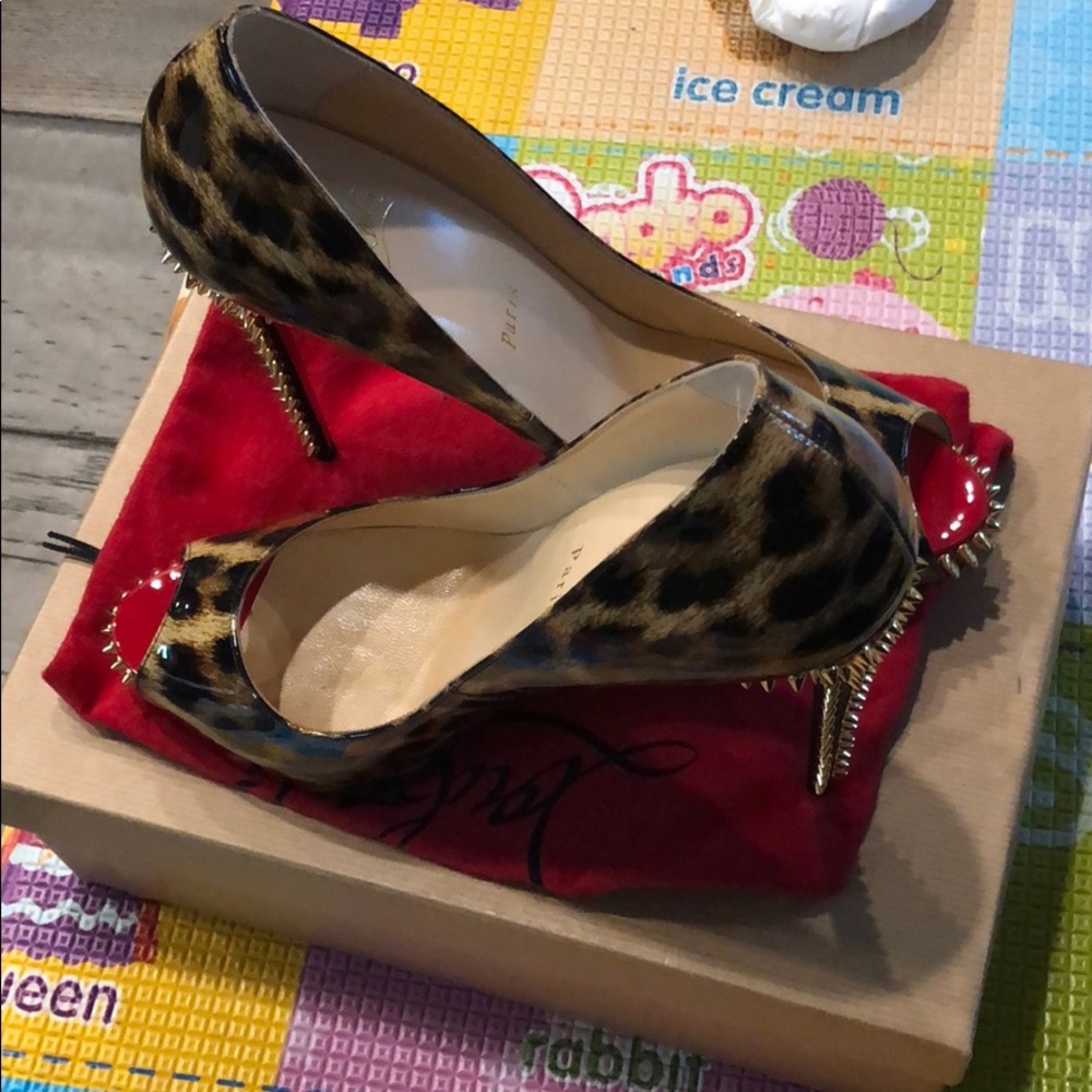 Ultra sexy stub heels